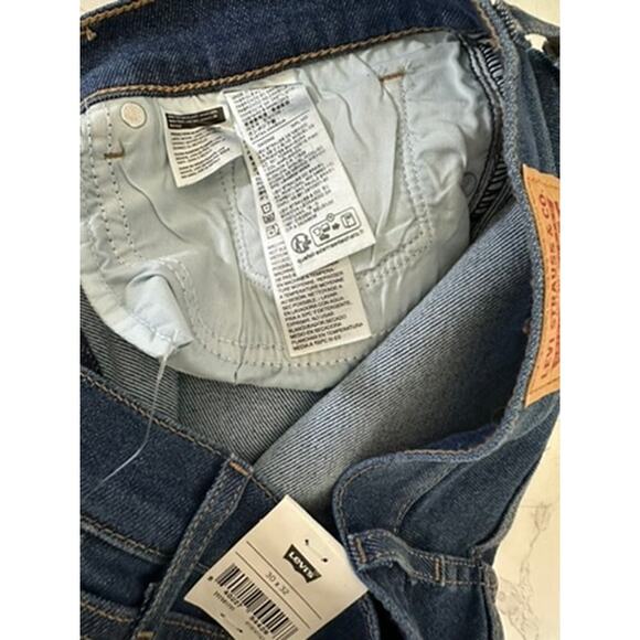 LEVI'S CLASSIC STRAIGHT womens JEANS DENIM 30x32 - Picture 8 of 11